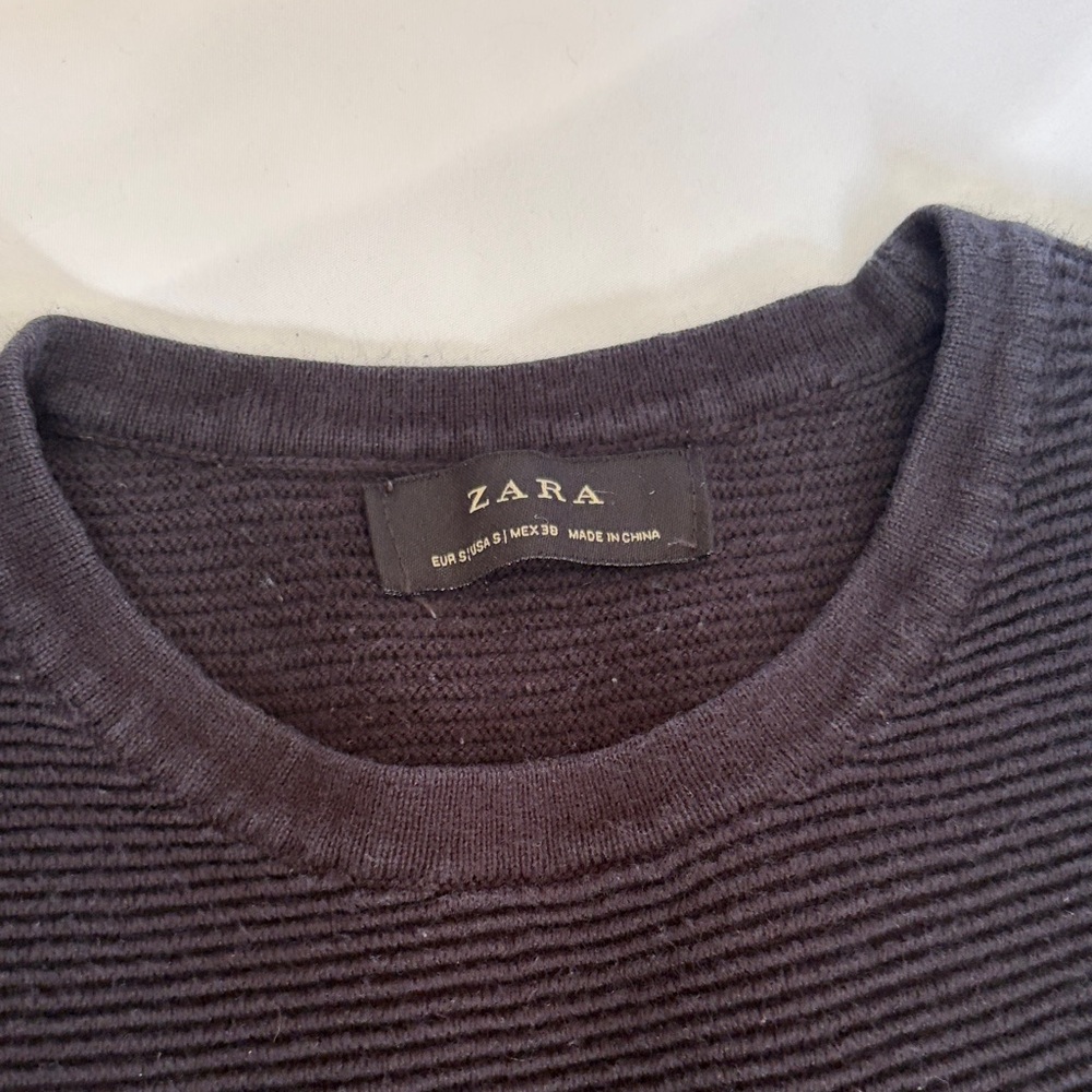 Zara Men's Black Ribbed Crewneck Sweater - Picture 2 of 6